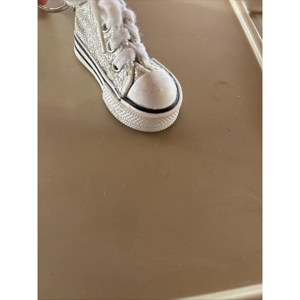 Vintage 3D High Top Sneaker Shoe‎ Keychain Purse Zipper Pull
